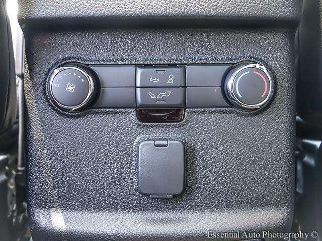 Ford Explorer 2017 photo 12